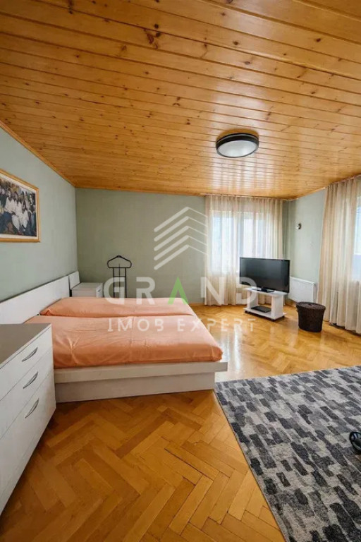 Casă individuală| 200 mp utili | 5 camere | Curte | 2 parc