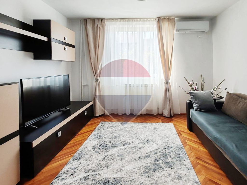 Apartament cu 2 camere de închiriat, mobilat și utilat,...