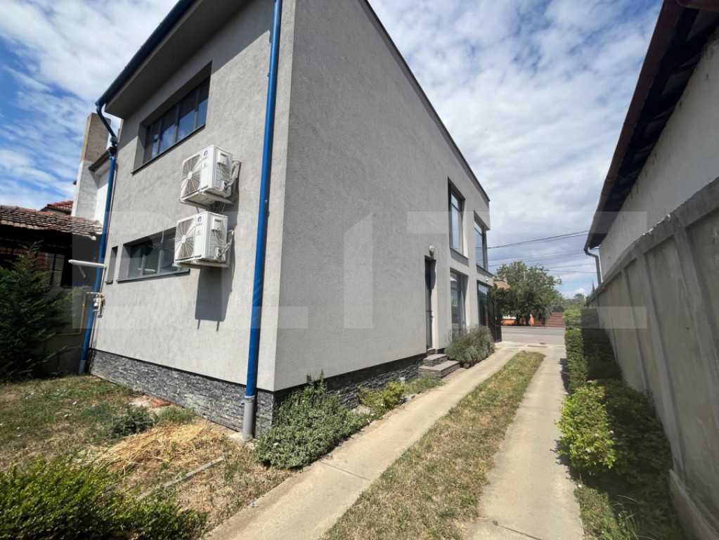 Spațiu comercial de închiriat, 180 mp utili, parcare propr