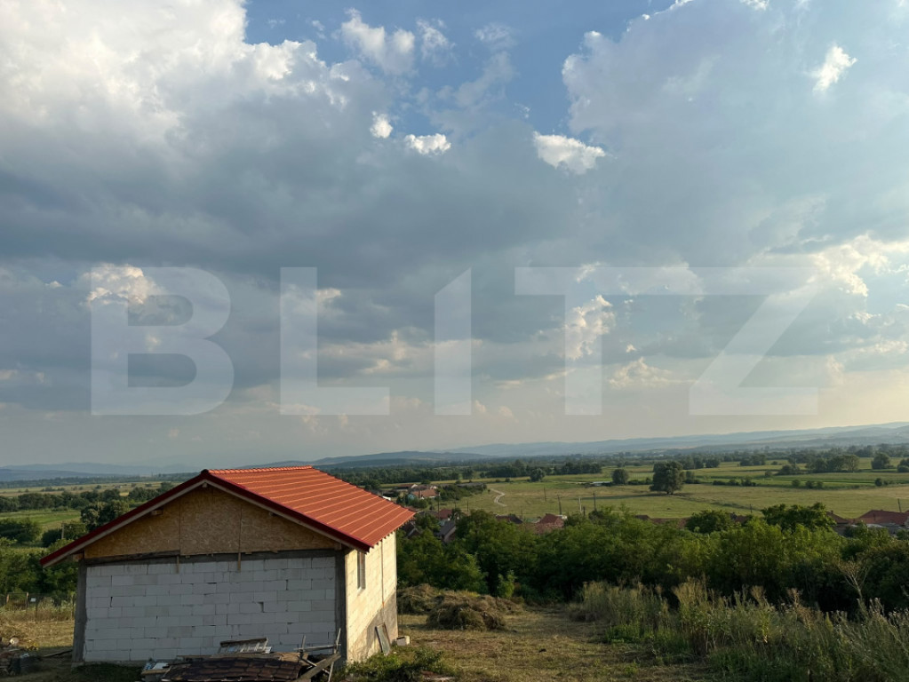 Casă la roșu de vânzare în Chimindia, teren de 1.400 mp,