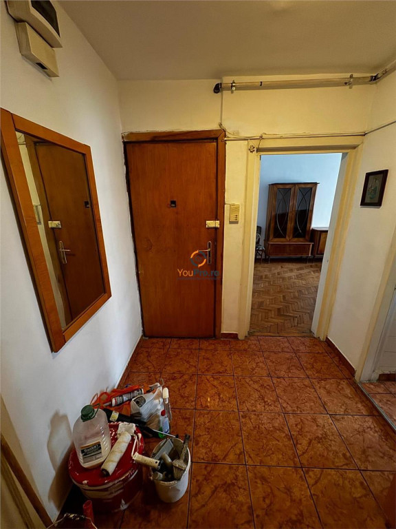 Decomandat 3 Camere Zona Complex / Centrul de Afaceri