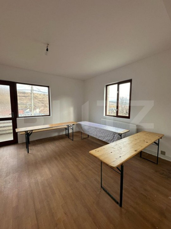 Casa 5 camere pentru muncitori 186 mp, 400 teren, parcare,