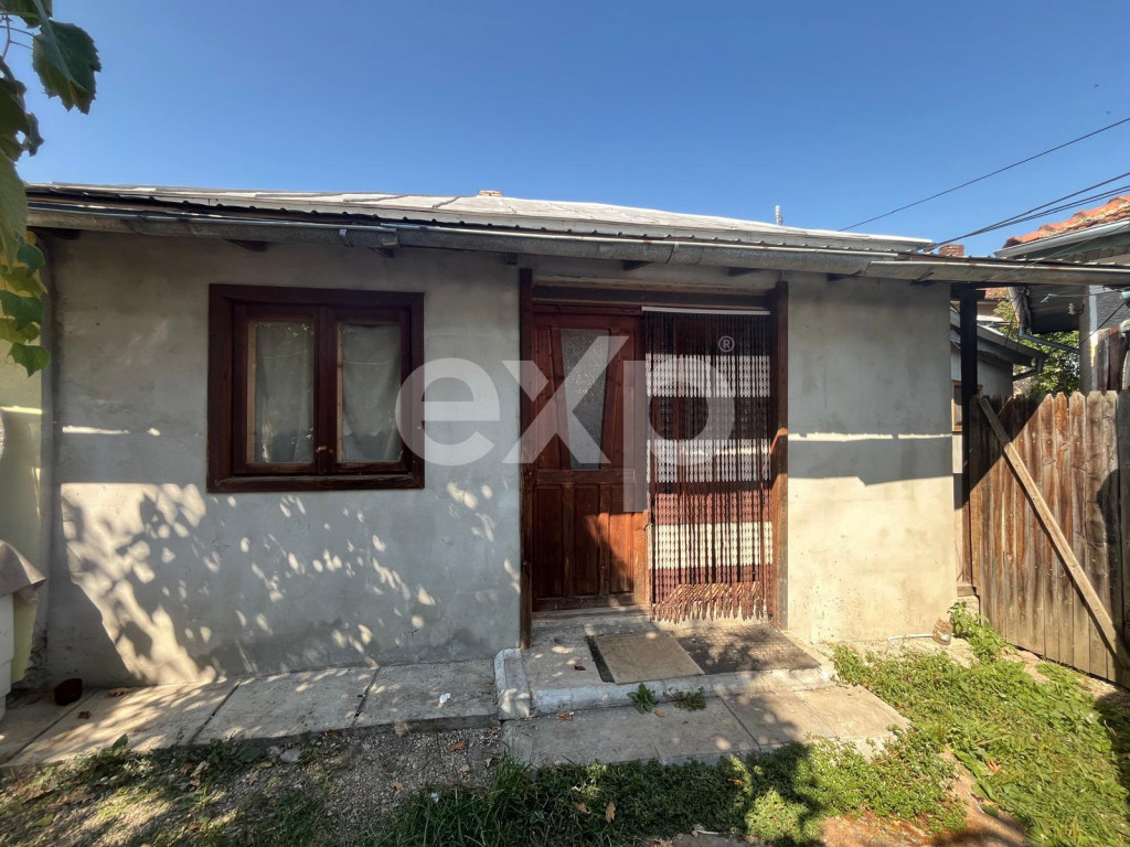Casa cu 4 camere si baie + teren 567 mp pe Nicolae Balcescu