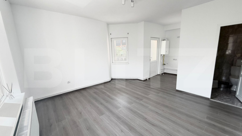 Spatiu comercial, 20 mp, zona Cetate