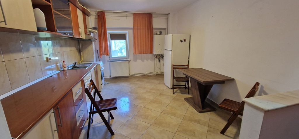 Apartament 4 camere, 2bai , 102 mp zona BCR