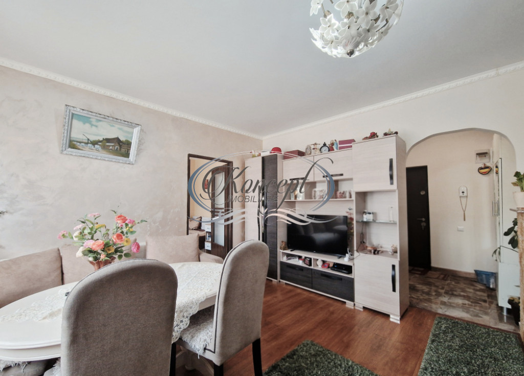 Apartament mobilat cu garaj, str. Cetatii, Floresti