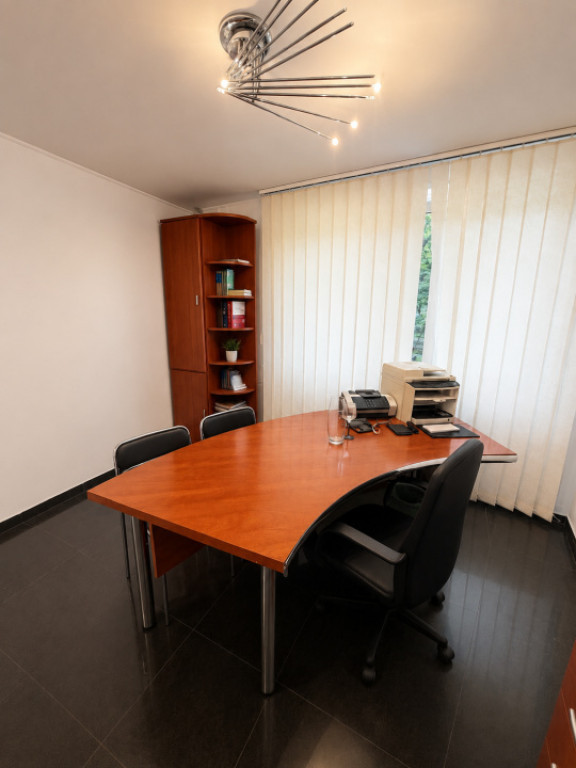 Spațiu birouri parter, 50 mp, vitrină, zona Institut - Cal
