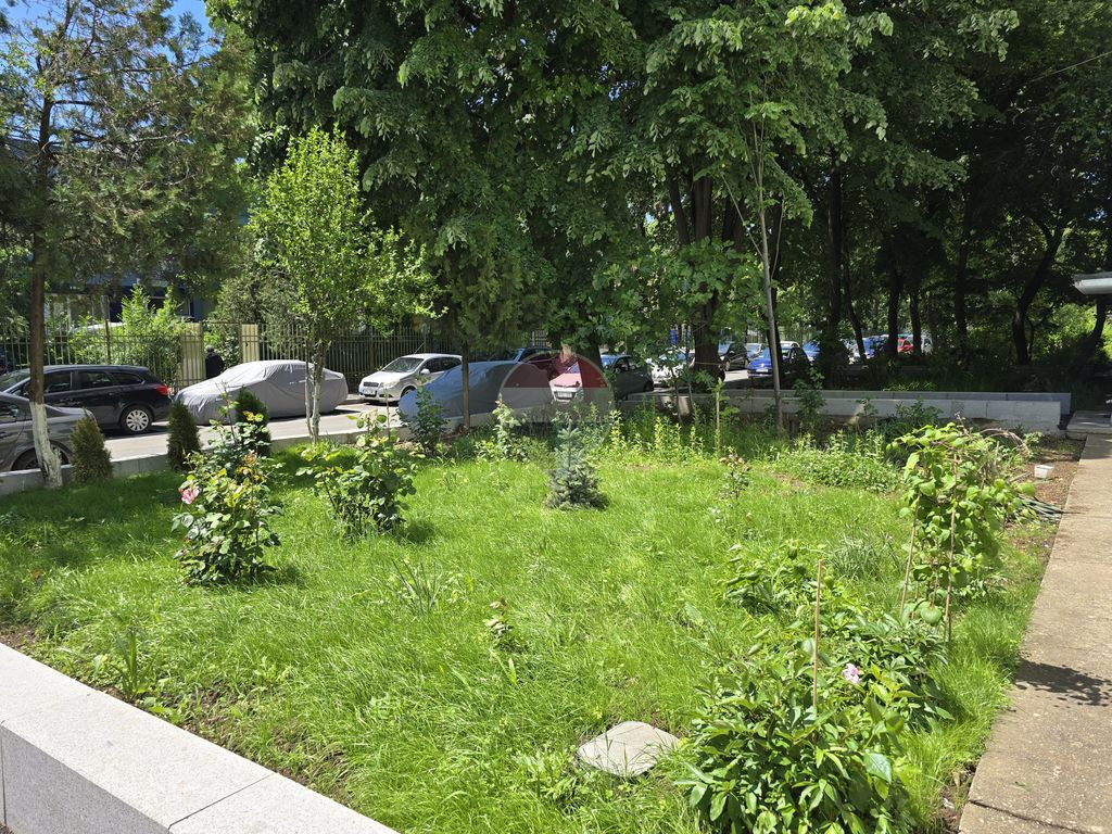 Vilă de închiriat | Dacia — Str. Toamnei | 185 mp, curte