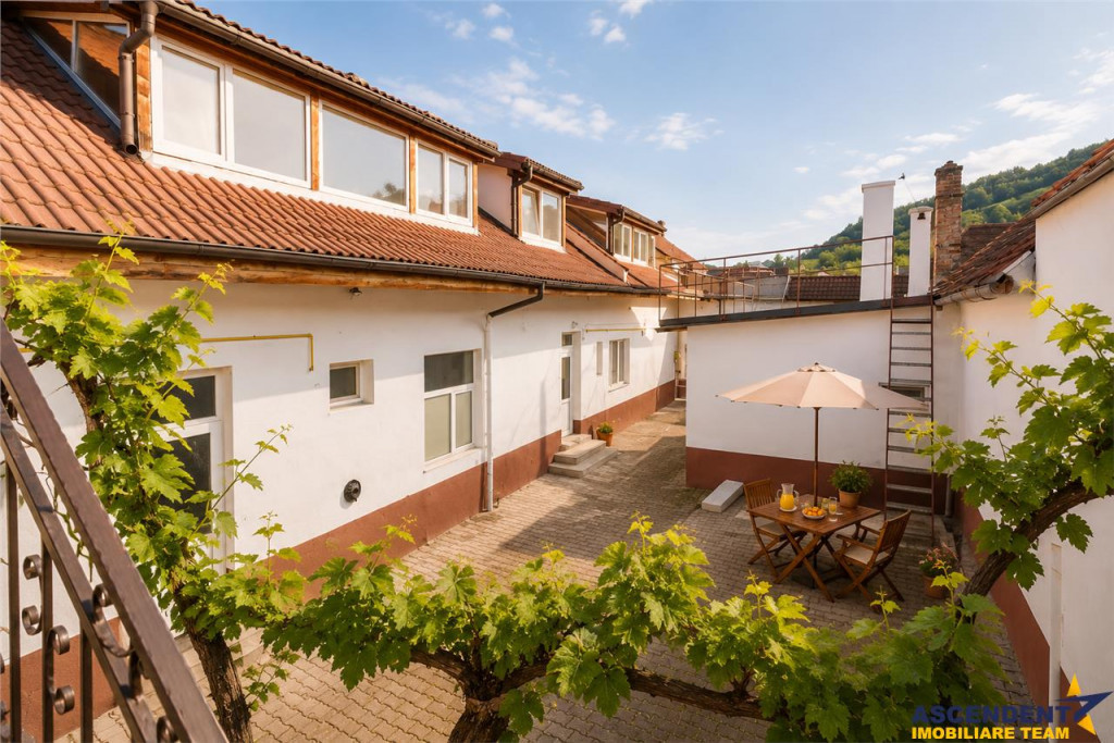 Proprietate ampla, Central, Brasov: rezidential investitio