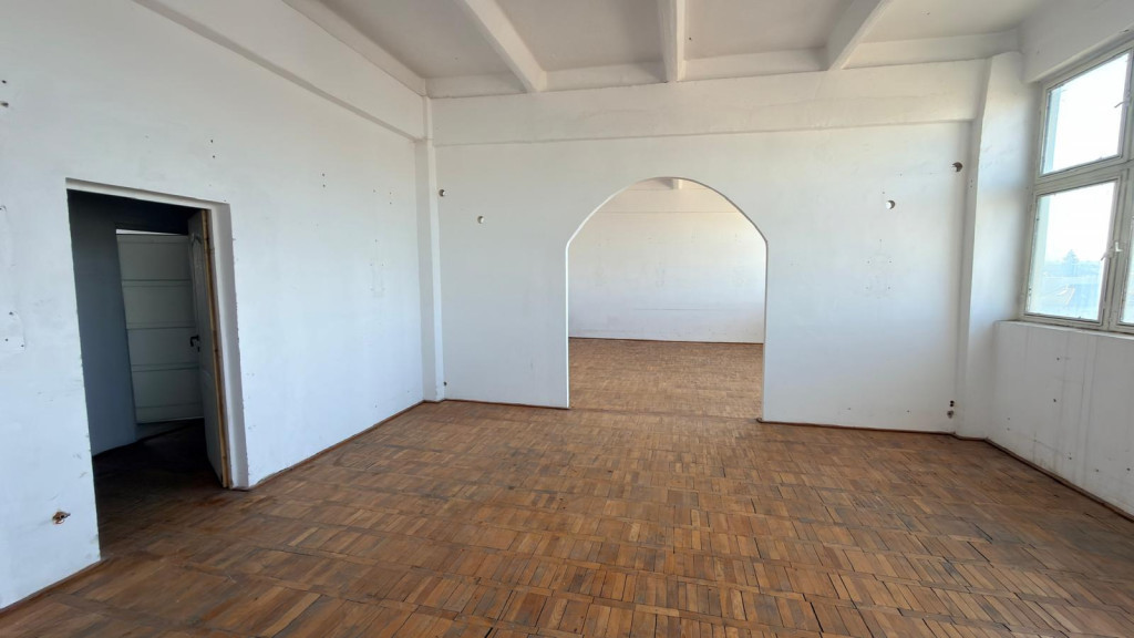 Spatiu industrial 8+ camere zona Central