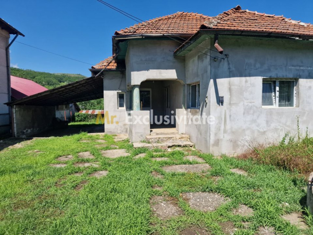 Casă cărămidă 4 camere + anexe - Călinești - Vrăne...