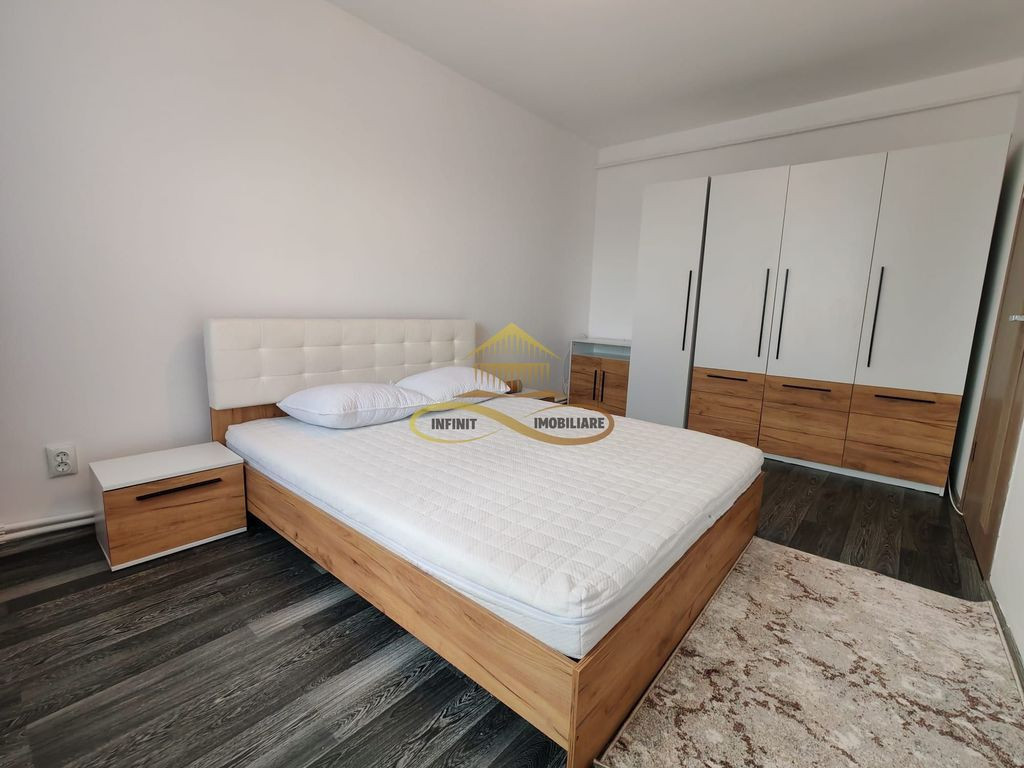 Apartament 2 camere decomandate, Str. 9 Mai