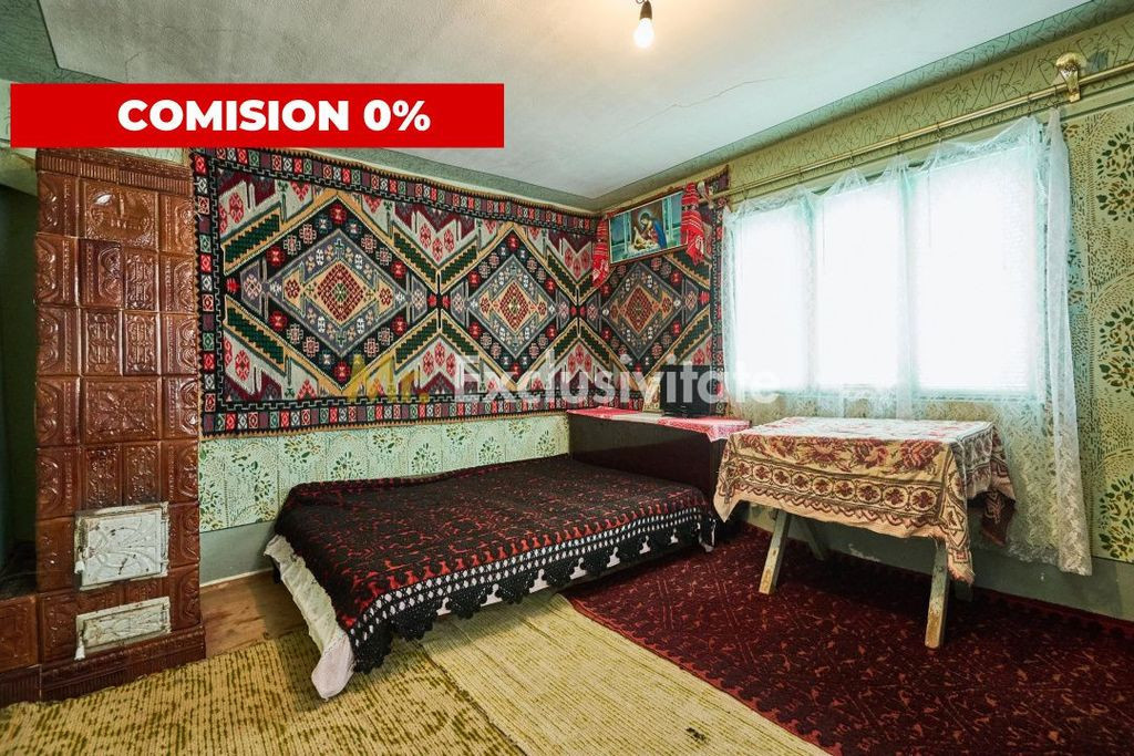 Casa la munte cu teren generos in Com. Nucsoara, loc. Sla...