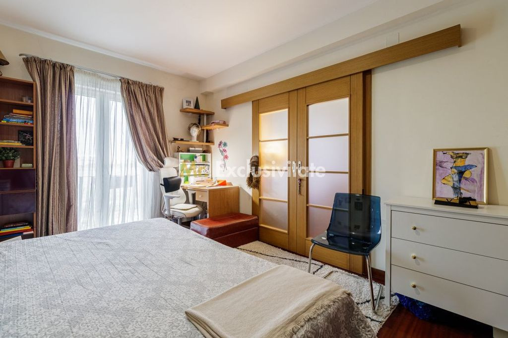 Apartament 3 camere -Cosmopolis Faza 1 cu parcare disponi...