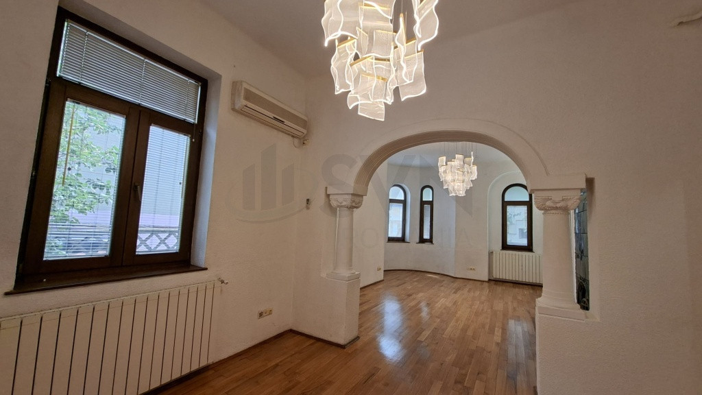 Vila superba strada Plantelor