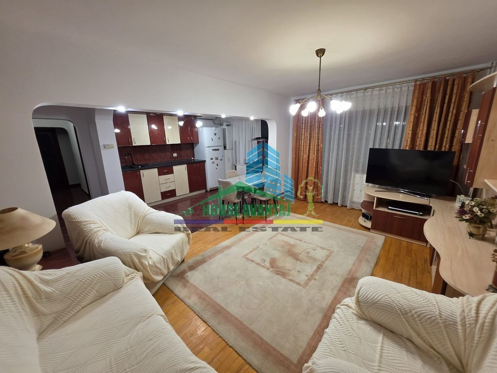 Apartament 4 camere de vânzare Ultracentral etaj 1