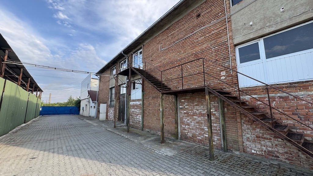 Afacere la cheie - Platforma industriala cu facilitati de...