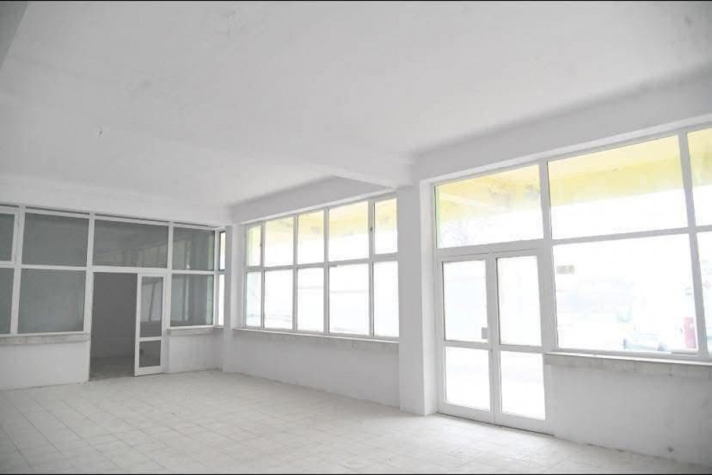 Spatiu comercial zona Sud-Est Orastie