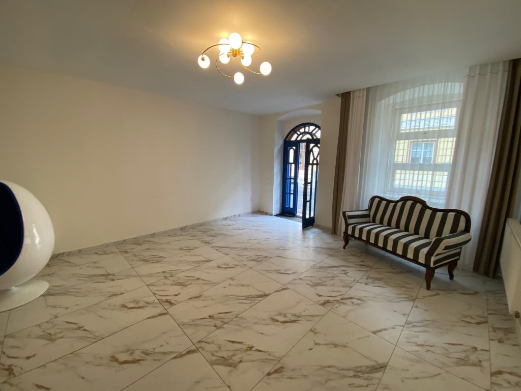 Spatiu comercial 4 camere zona Central Sibiu