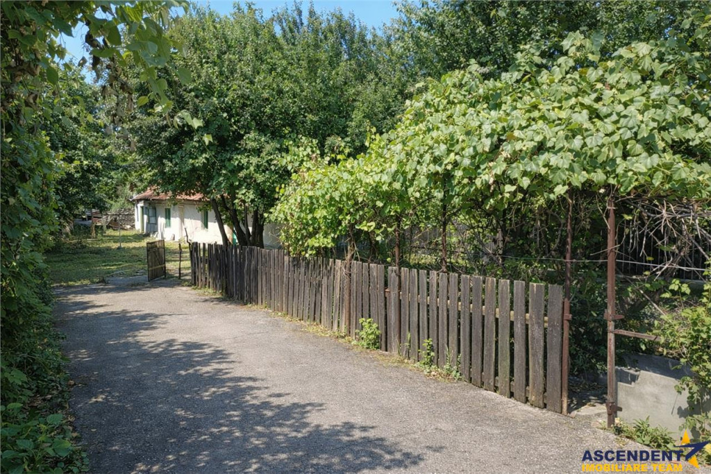 Casa demolabila 546 mp teren, Bartolomeu,rezidential invest