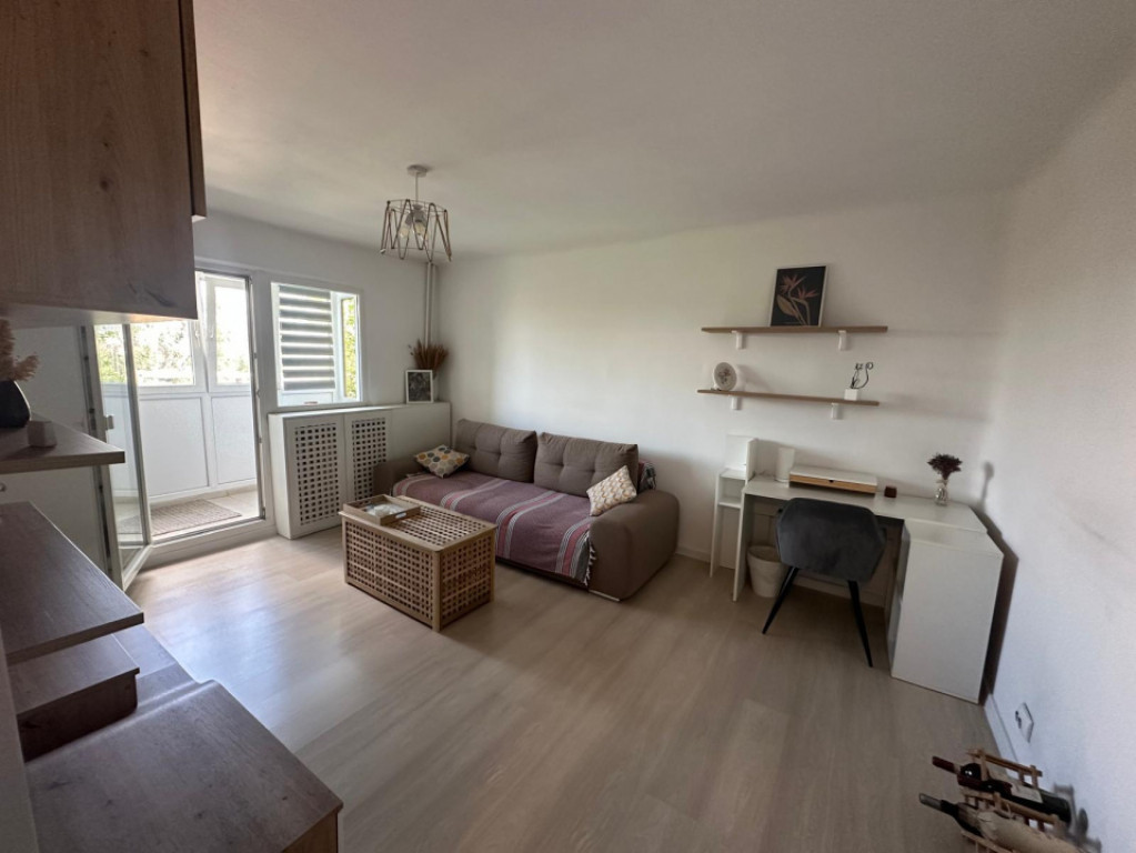 Apartament 2 camere semidecomandat - Cartier Rovine zona Pen