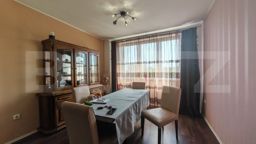 Apartament 4 camere decomandat, etaj intermediar, Splaiul Cr