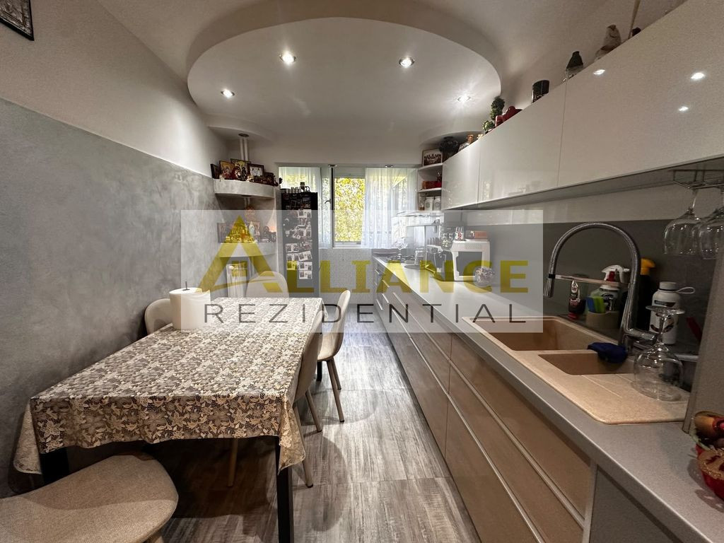 Aparatorii Patriei la 8 min. | 3 camere RENOVAT, 70mp, Mo...