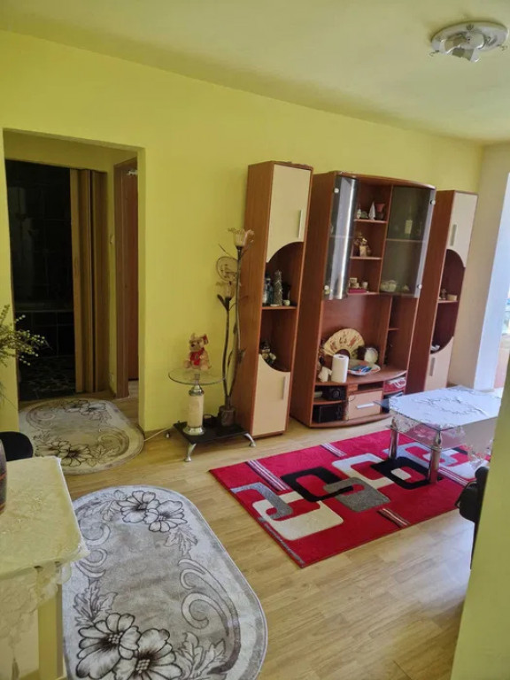 Apartament 2 camere semidecomandat 45 mp Bailesti Centru