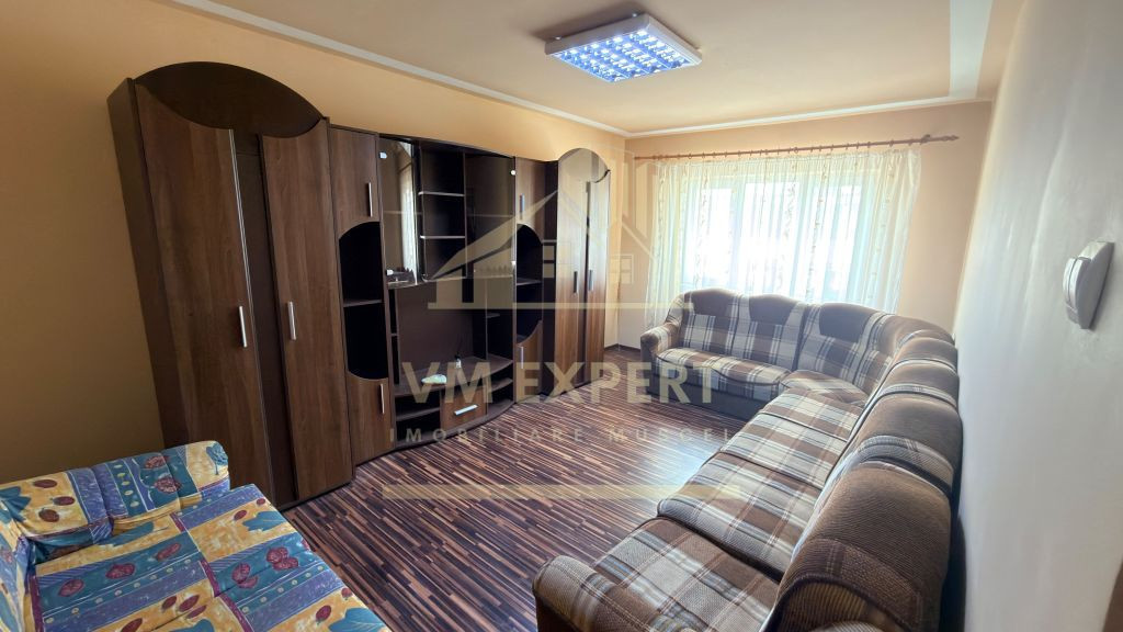 Apartament cu 3 camere de vânzare în Centrul orașului ...
