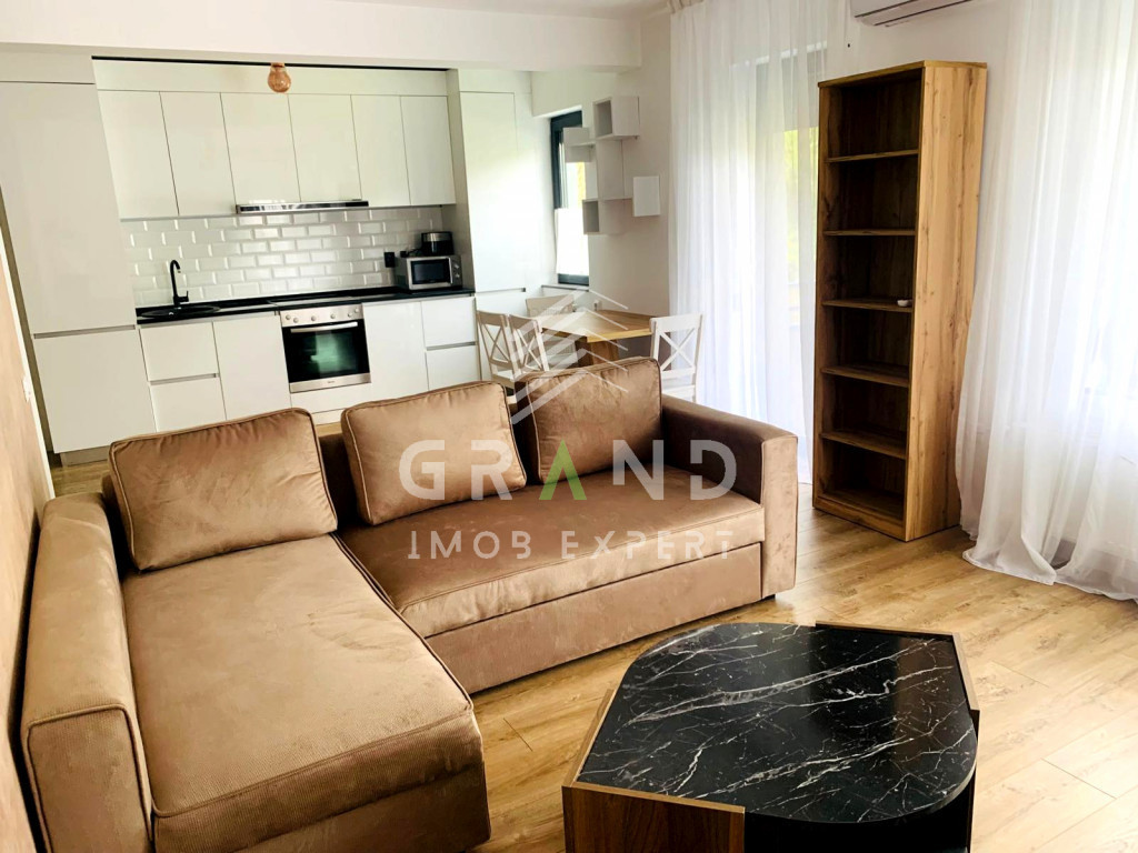 ACASĂ LA MARGINEA PĂDURII | 3 Camere | BALCON | Donath Par