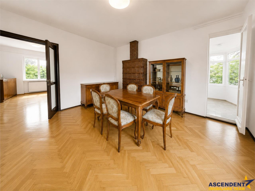Apartament reprezentativ, 5 camere, pentru birou sau locuint