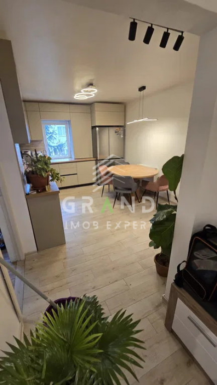 3 camere RENOVAT | 67 mp | 2 Balcoane | Piata Zorilor-Mobila