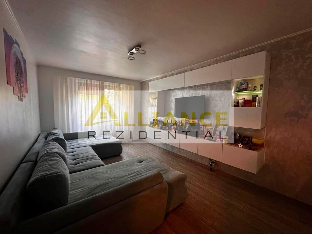 Apartament 3 camere decomandat -10 minute de metrou Apara...