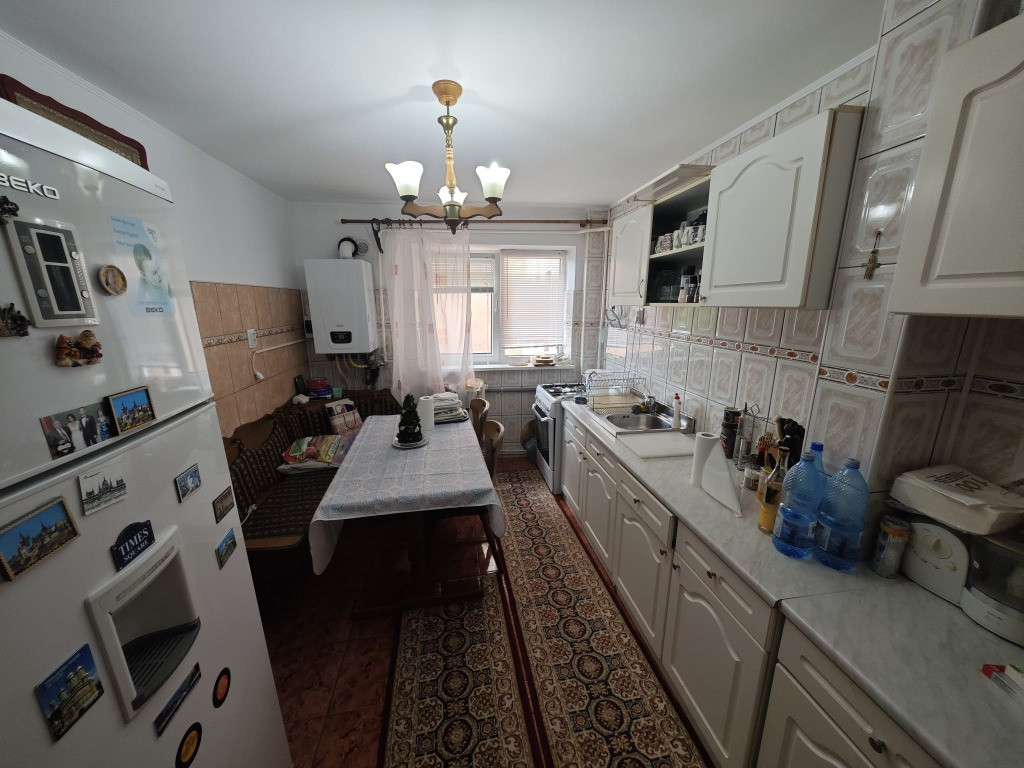 Apartament 4 camere zona Liceului Eminescu