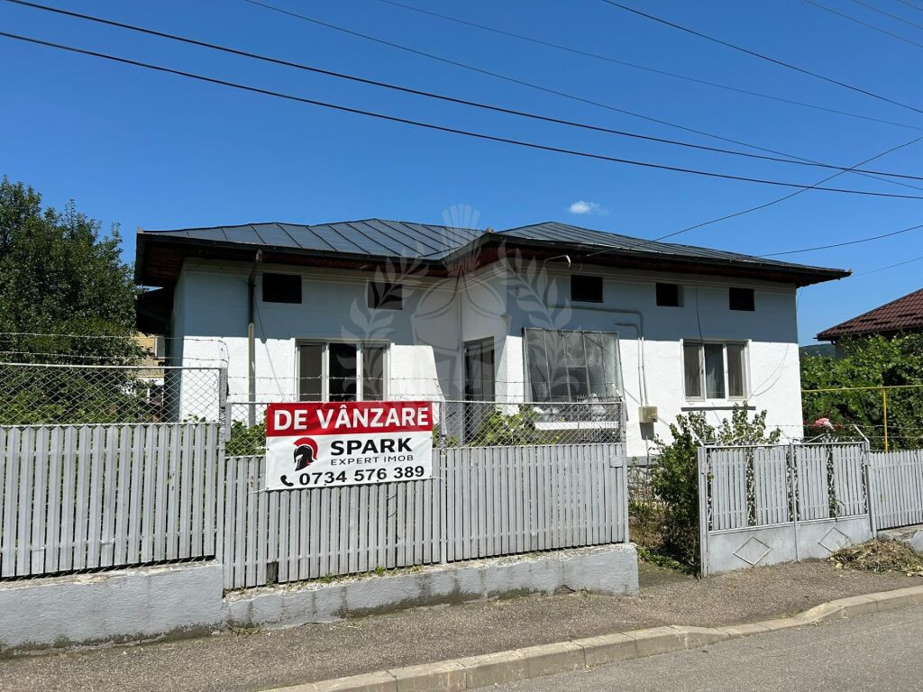 Casa de vanzare, 98 mp, teren 471 mp, ideal pentru locuit/in