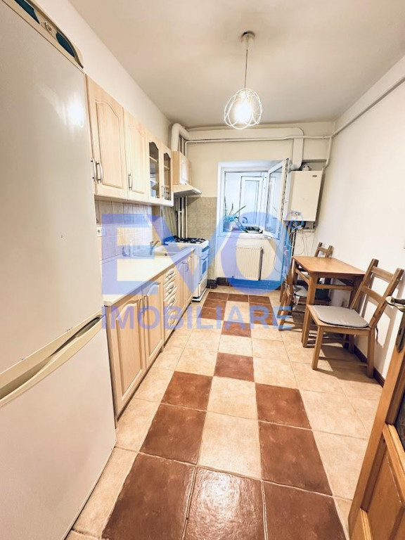 Apartament 2 camere, decomandat, aer conditionat, loc parcar