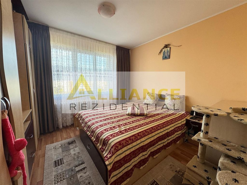 Apartament 3 camere decomandat { Grand Arena }