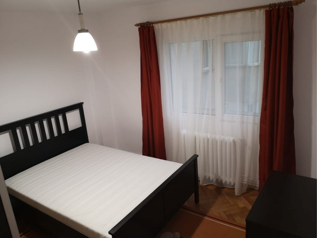 Apartament 2 camere, lux, parcare, zona Vivo