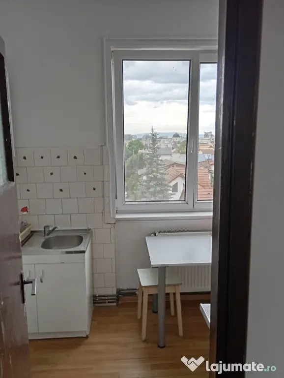 Apartament 2 camere zona TRACTORUL,str Octavian Goga