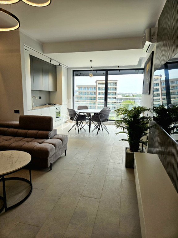 Apartament premium de inchiriat, la cativa pasi de plaja