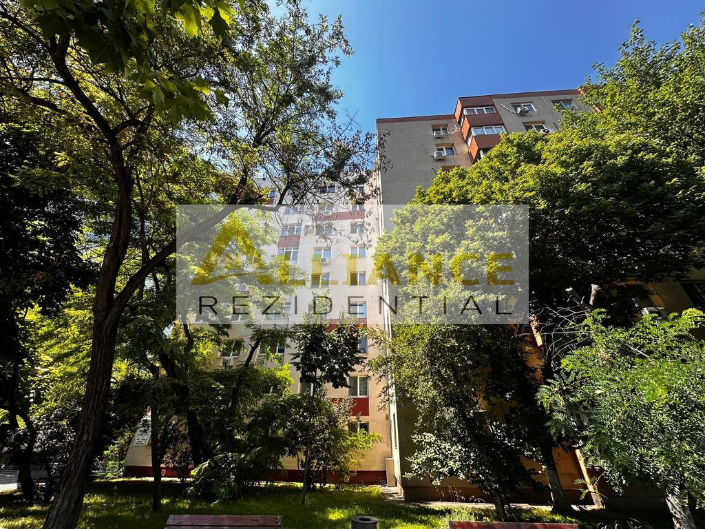 Aparatorii Patriei - 3 Camere - Renovat - Mobilat -