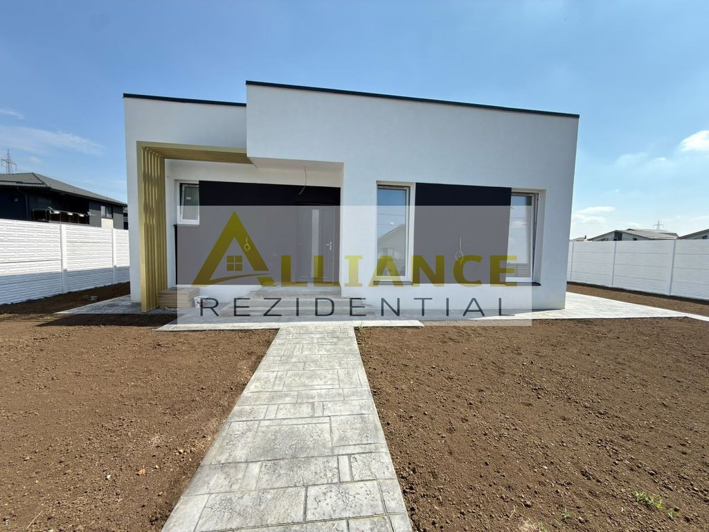 Casa Individuala | P+Pod | 4 camere | Incalzire prin pard...