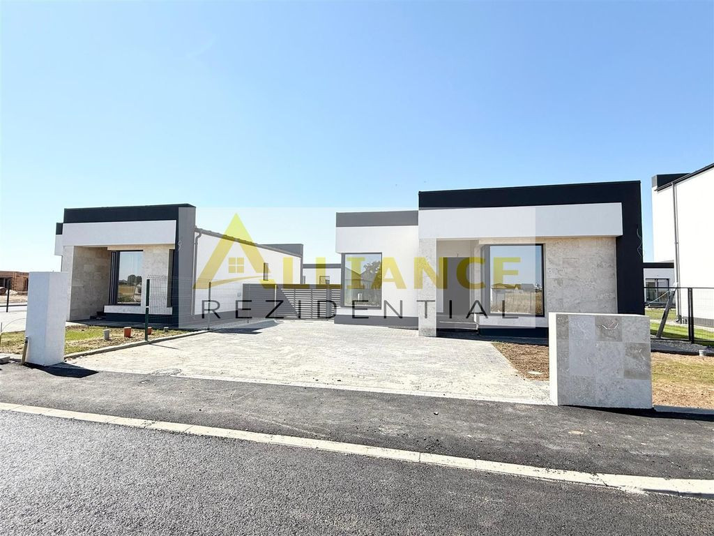 Casa individuala | Parter | 3-4 camere | 2 bai | Ansamblu...
