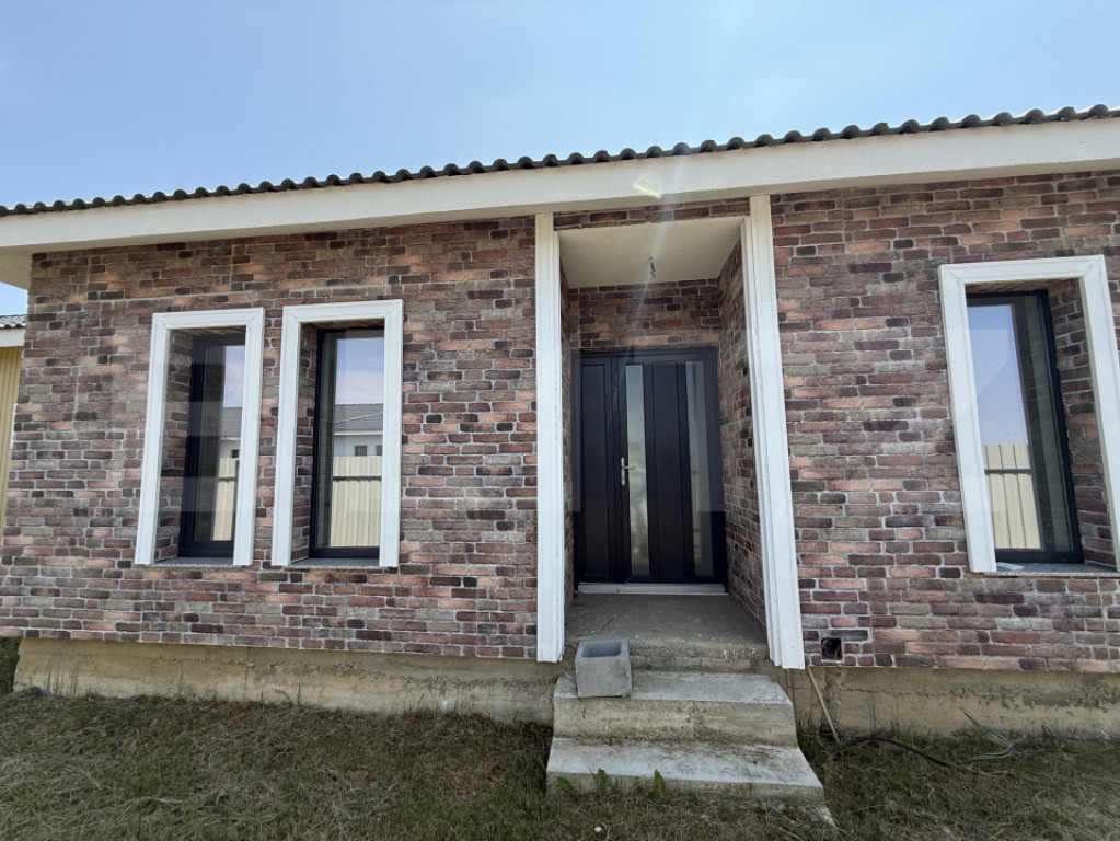 Casa cu 4 camere, 110 mp, Zona Odoreu