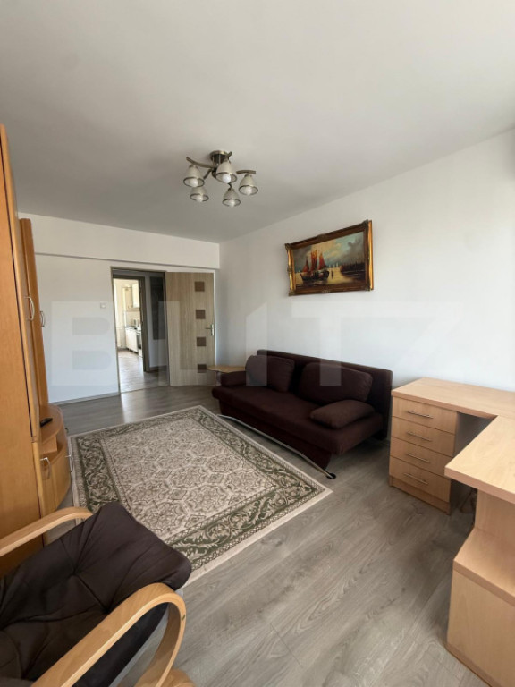 Inchiriez apartament - 3 camere - Zona Tudor
