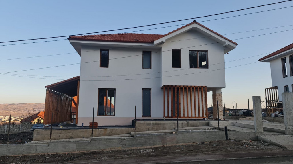 Vila 1300 mp utili 2000 mp teren in FAGET