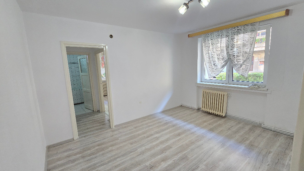 Vand sau Schimb apartament 2 camere decomandat in Deva, etaj 3,