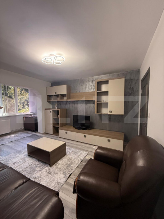 Inchiriez apartament- 3 camere- Zona Dambu Pietros