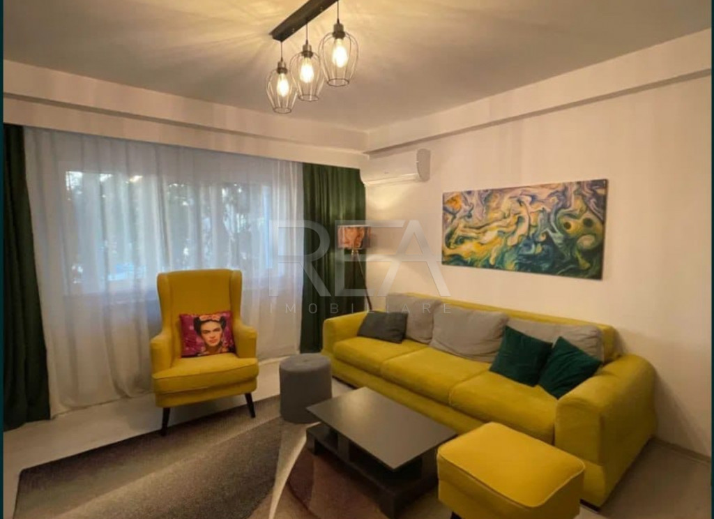 De inchiriat- 3 Camere- Decomandat- Loc de parcare- Dumbrava