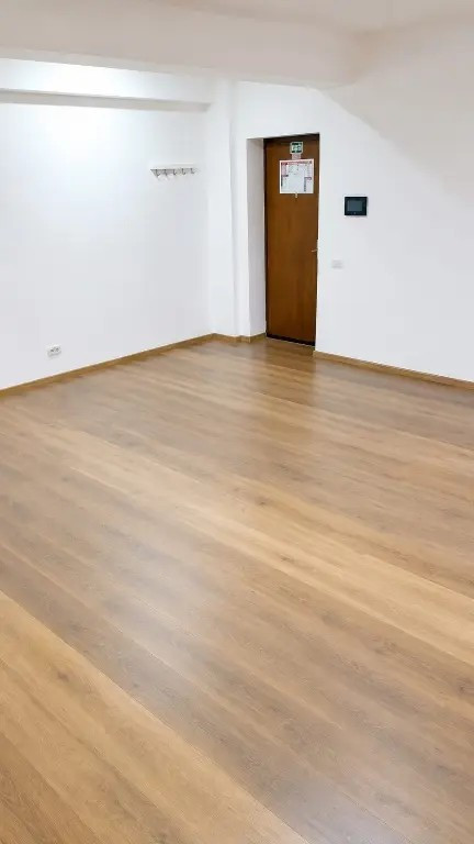 Închiriez spațiu birouri 50 mp – IR Business Center Constanța